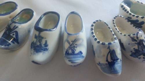 Collection 7 Classic Dutch Delft shoes/clogs