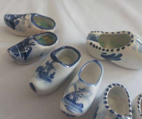 Collection 7 Classic Dutch Delft shoes/clogs