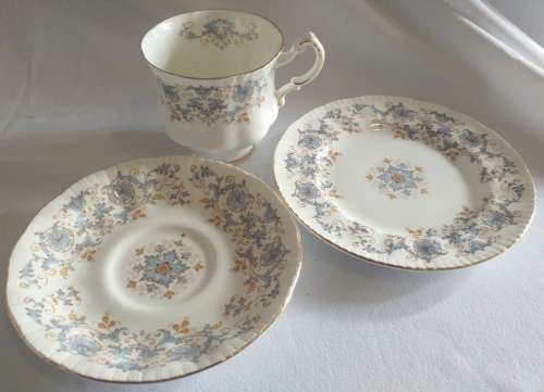 Elegant Paragon Tuscany Blue, White and gold design fine bone China Tea Trio 1952-1956