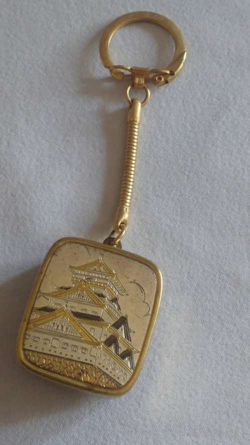 Decorative Musical Japanese gold wind-up music box keychain