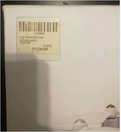 DJI - PHANTOM 3 - STANDARD - Immaculate Condition with Extra Battery and Carry Case