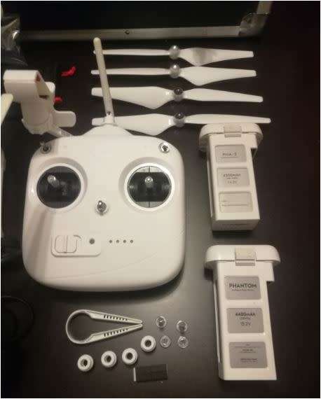 DJI - PHANTOM 3 - STANDARD - Immaculate Condition with Extra Battery and Carry Case