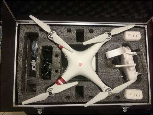 DJI - PHANTOM 3 - STANDARD - Immaculate Condition with Extra Battery and Carry Case