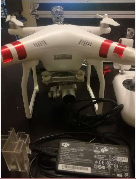 DJI - PHANTOM 3 - STANDARD - Immaculate Condition with Extra Battery and Carry Case