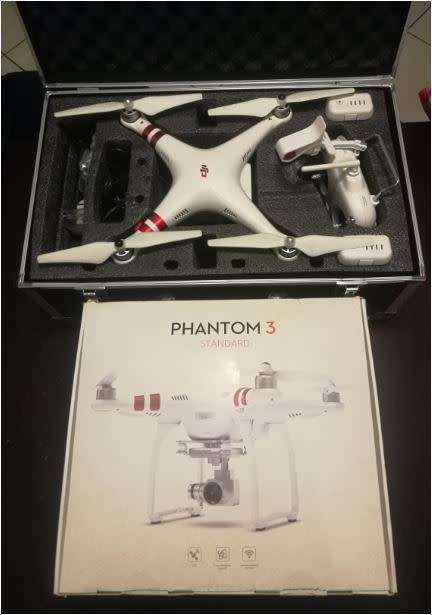 DJI - PHANTOM 3 - STANDARD - Immaculate Condition with Extra Battery and Carry Case