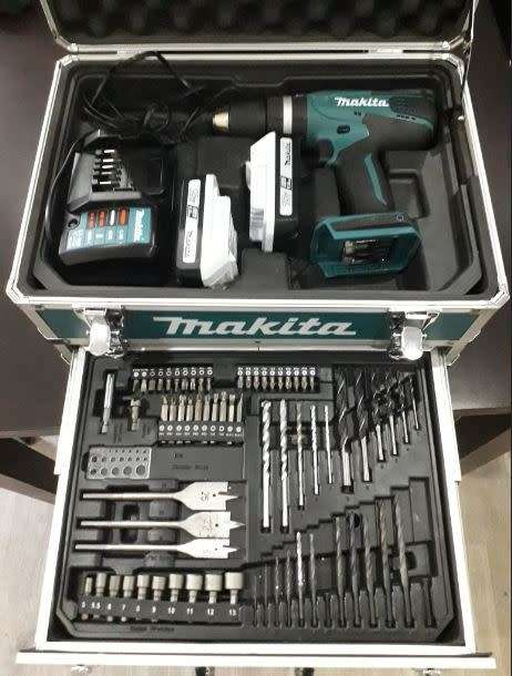 Makita HP457DWEX4 Cordless Impact Drill 18v Kit
