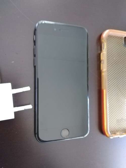 Apple iPhone 8 - 256GB - Space Grey Back and Black Front (Mint Condition)