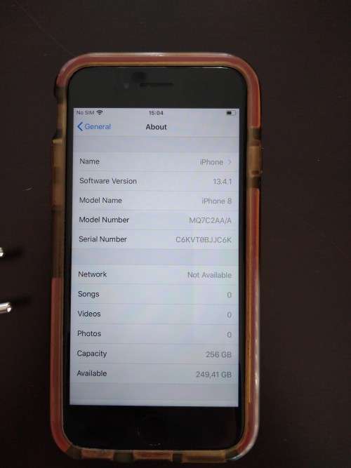 Apple iPhone 8 - 256GB - Space Grey Back and Black Front (Mint Condition)