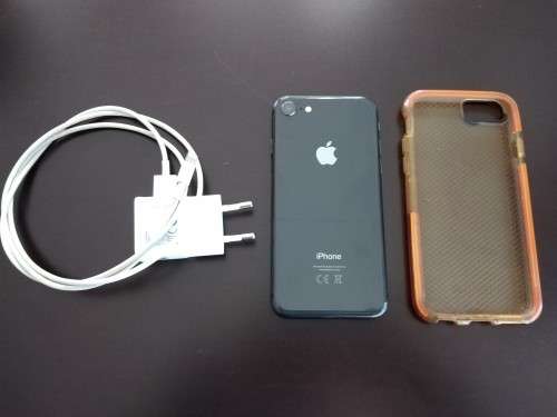 Apple iPhone 8 - 256GB - Space Grey Back and Black Front (Mint Condition)