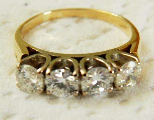 18ct Gold Diamond Ring