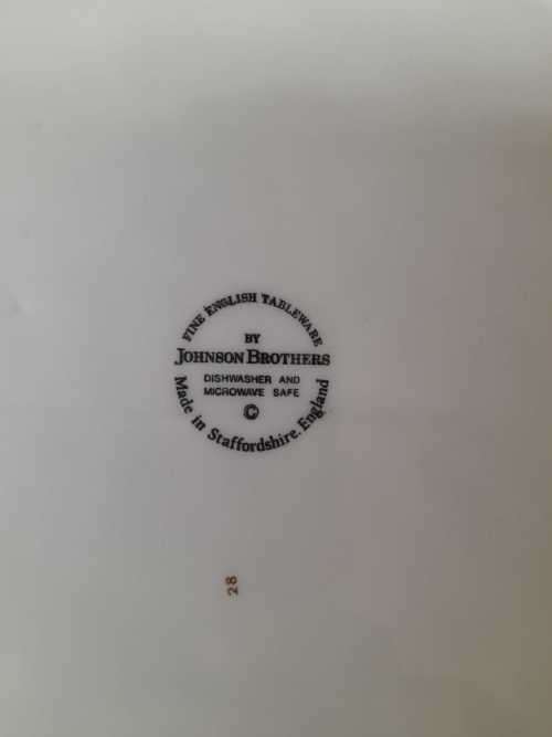 Johnsons brothers full dinner set