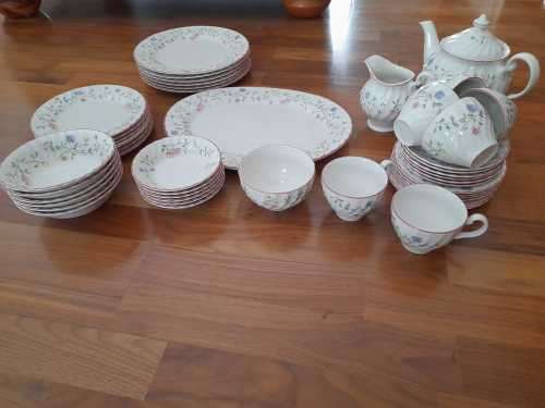 Johnsons brothers full dinner set