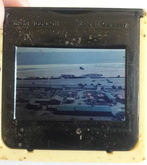 Vintage Metal case with mixed slides +- 150 slides