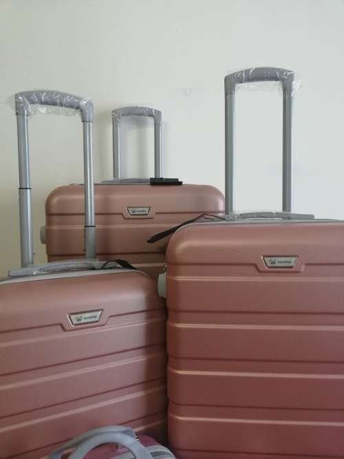Luxury traveling suitcase sets