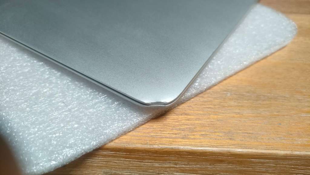 2017 MacBook Air 13.3-inch | Core i5 1.8GHz | 8GB RAM | 128GB SSD with ad 128gb SD card storage.