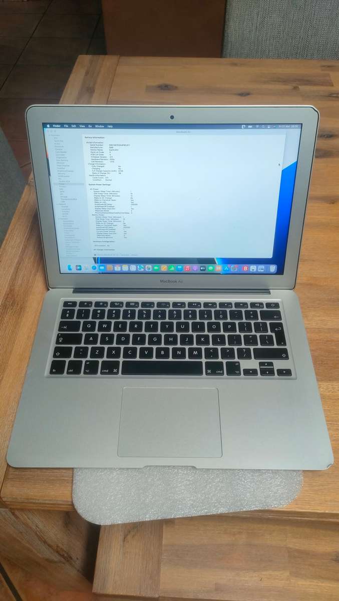 2017 MacBook Air 13.3-inch | Core i5 1.8GHz | 8GB RAM | 128GB SSD with ad 128gb SD card storage.