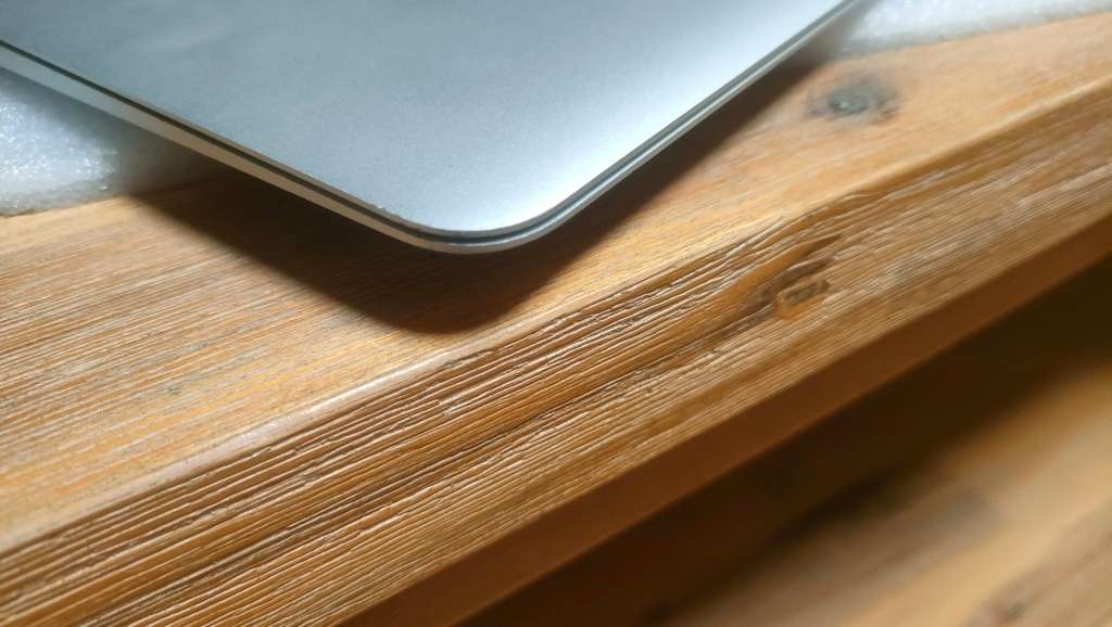 2017 MacBook Air 13.3-inch | Core i5 1.8GHz | 8GB RAM | 128GB SSD with ad 128gb SD card storage.