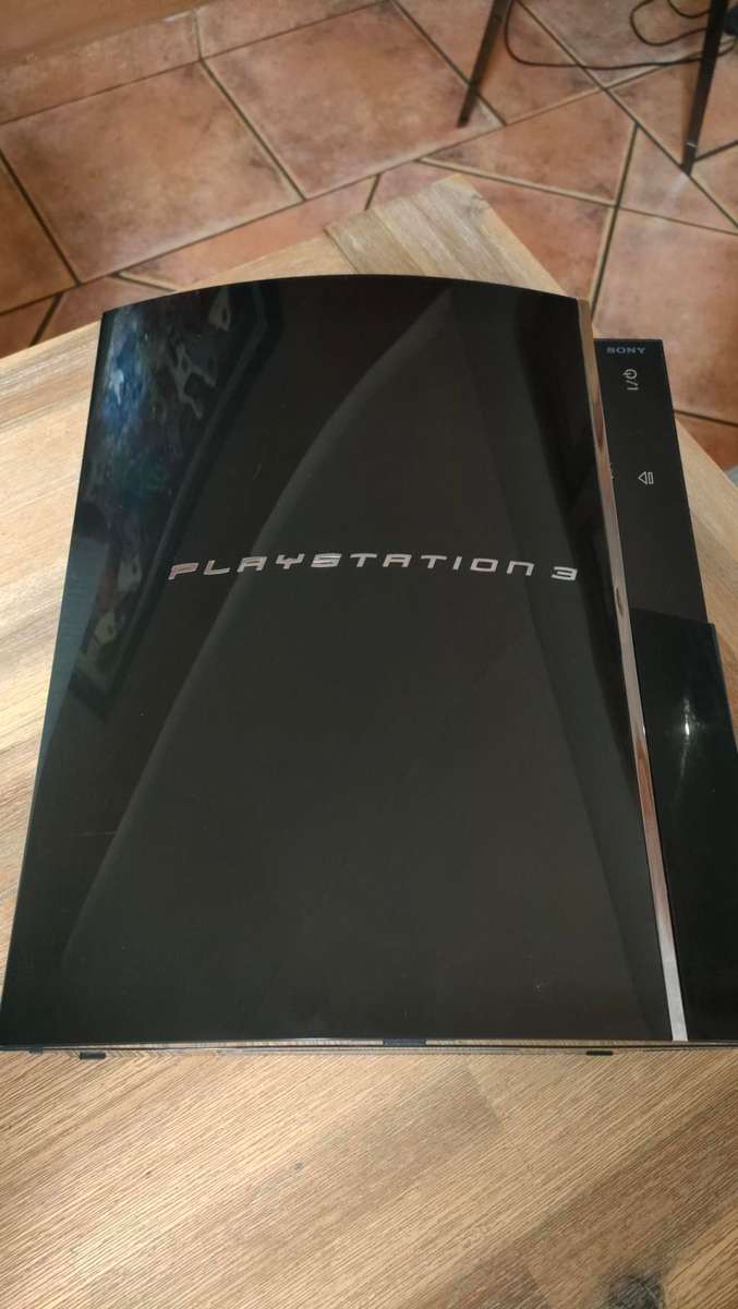 PS3 Backwards compatible version CECHC04