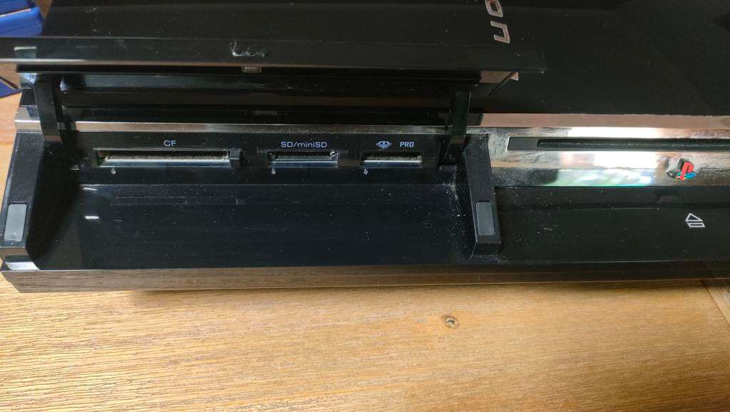 PS3 Backwards compatible version CECHC04