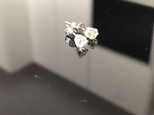 *******0.70ct solid 18ct diamond earrings********