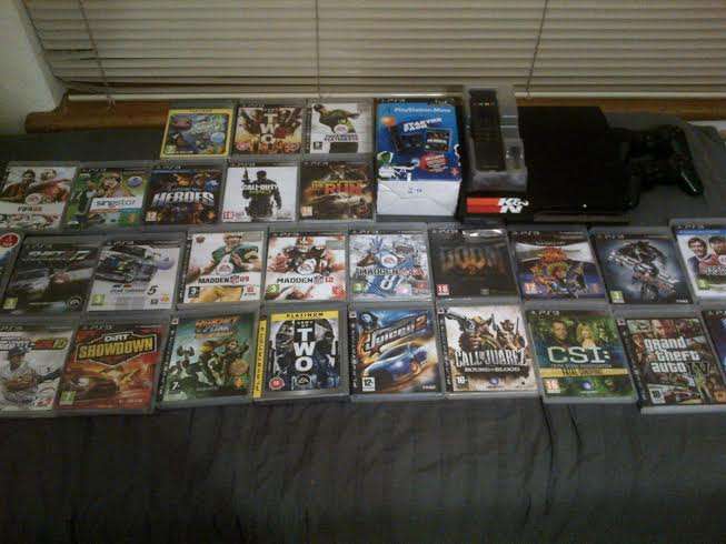 Playstation 3 320 gig!! Plus 30 orginal games!