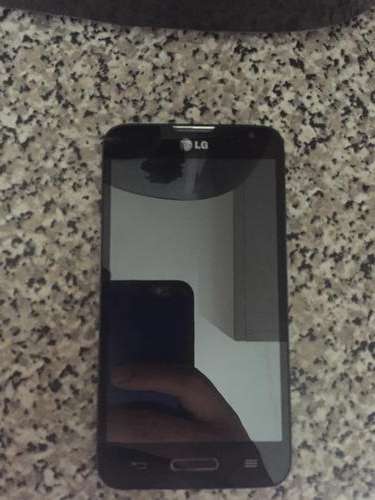 LG D320 smartphone looks like new