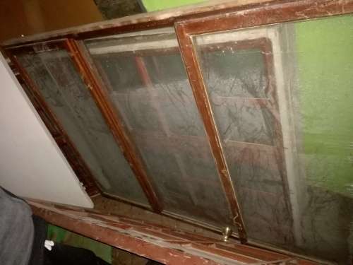 Assortment of wooden frames great condition.