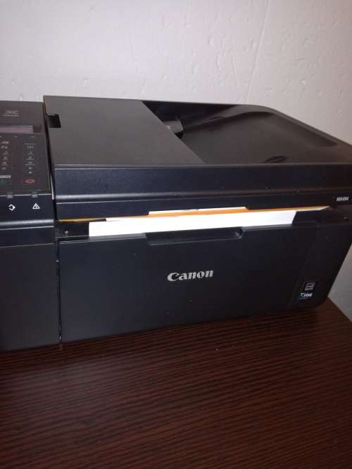 Dell laptop spotless only used as a spare when main laptop goes in for repairs/upgrades