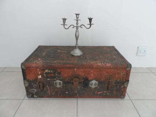 Travel trunk/ coffee table...