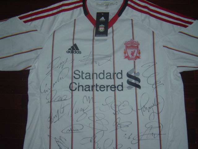 Liverpool F.C soccer jersey hand signed by squad of the 2010-11 season inc C.O.A