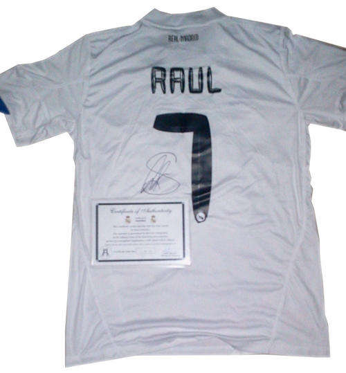Raul Gonzalez Autographed Real Madrid 10/11