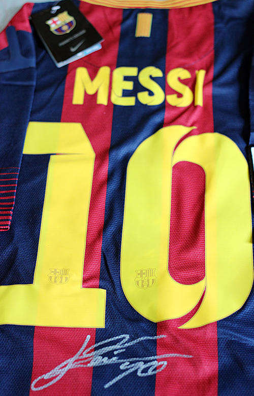 Lionel Messi Barcelona  Home Signed Jersey + C.O.A.