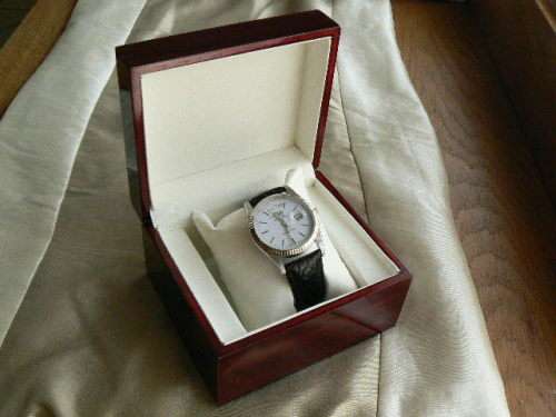 MIDO OCEAN STAR DAY TO DAY, SWISS MADE QUARTZ, SWISS DESIGN ETA 955132 (NEW OLD STOCK )