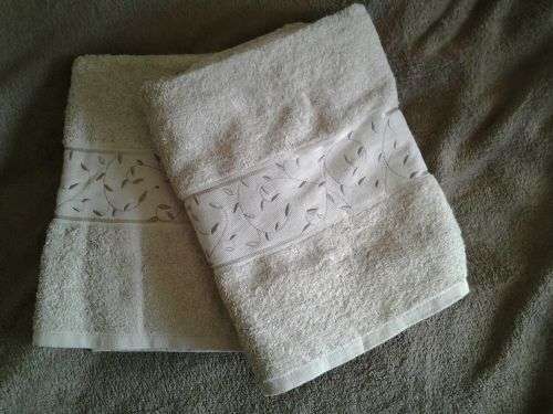 CREAM BATH SHEETS - SET OF 2