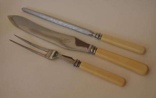 VINTAGE CARVING KNIFE, FORK AND SHARPENER