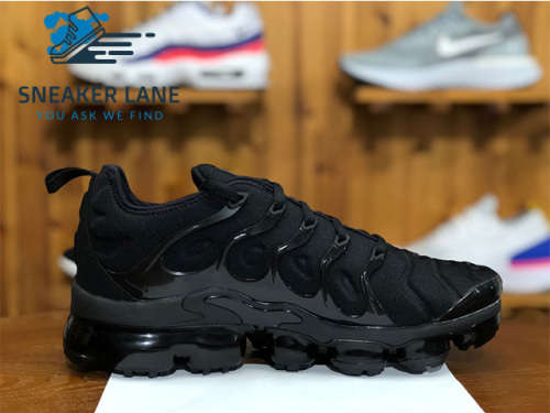 Nike Air Vapormax Plus - Triple Black - SPECIAL