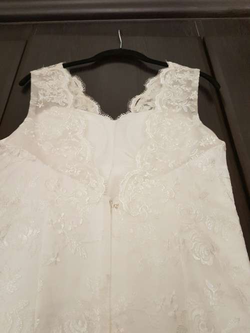 TODAY ONLY -- DISCOUNT -- Lace Wedding Dress - Size 32 (8)
