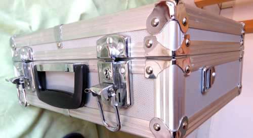 SUITCASE STYLE, PADDED ALUMINIUM DISPLAY/STORAGE/CARRY CASE