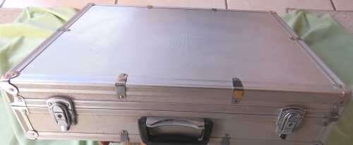 SUITCASE STYLE, PADDED ALUMINIUM DISPLAY/STORAGE/CARRY CASE