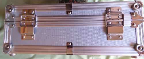 SUITCASE STYLE, PADDED ALUMINIUM DISPLAY/STORAGE/CARRY CASE