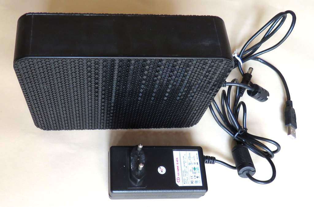 SAMSUNG 1 TB EXTERNAL FULL-SIZE USB HARD DRIVE