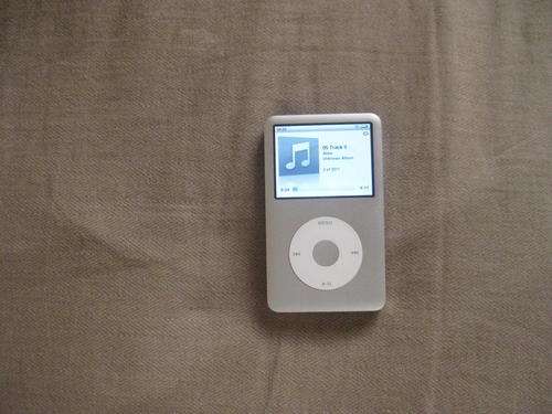 IPOD CLASSIC SILVER 160 GB  6th GENERATION