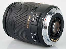 SIGMA DC LENS / 18-200mm 1:3.5-6.3 HSM / OPTICAL STABILIZER / REAR CAP/ FILTER AND HOOD/ GOOD CONDIT