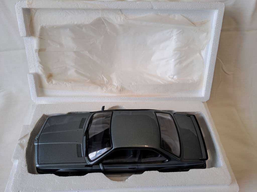 BMW M 635 CSI Shadow line Scale 1:18