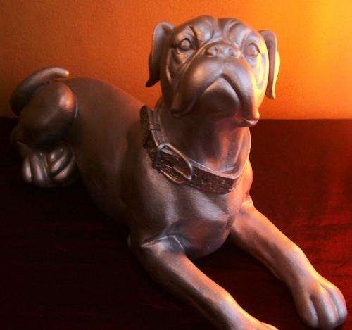 GORGEOUS AND LARGE SILVER BOXER DOG ORNAMENT WANTING A NEW HOME!