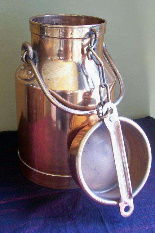 STUNNING OLD COPPER 1 GALLON MILKCAN WITH LID AND CHAIN
