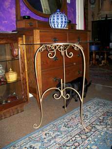 *** LOVELY VINTAGE WROUGHT IRON PLANT STAND ***