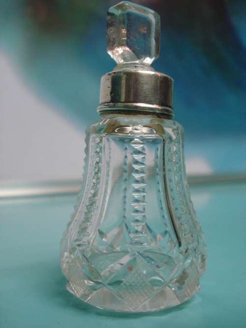small Antique English cut crystal glass perfume scent bottle silver chester hallmarked collar