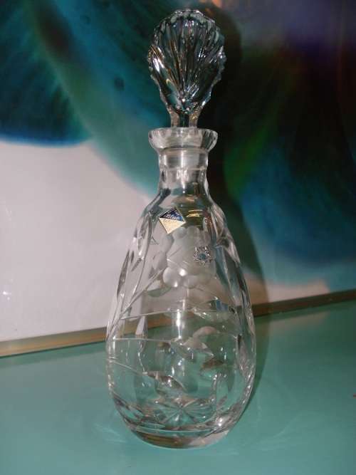 Vintage Antique Rose cut crystal lead glass Decanter Mint condition with original sticker