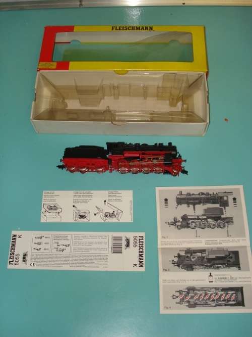 Fleischmann 4156 DR 2-8-0 CLASS BR 56 Locomotive  Engine & coal tender Mint & original in box papers